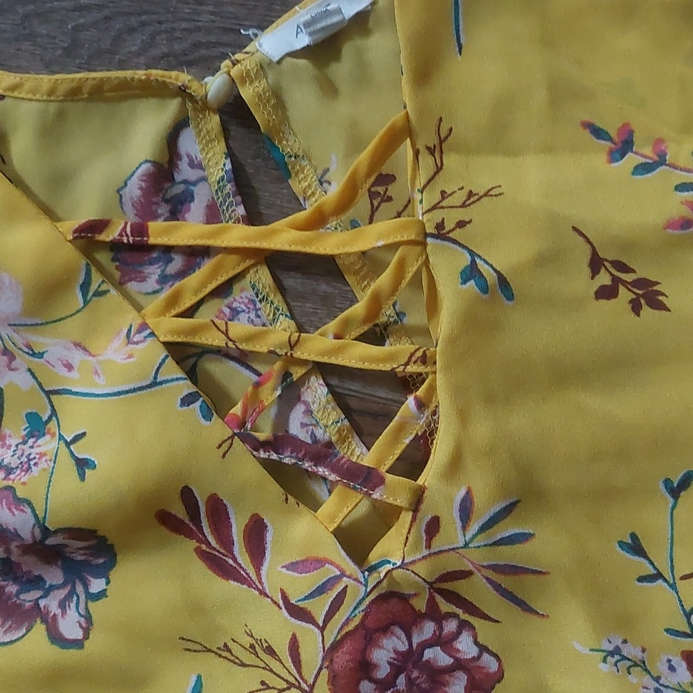 Floral blouse‎ - Picture 4 of 7